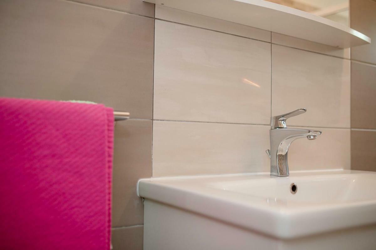 Apartman Jasmina Banjol Exterior photo