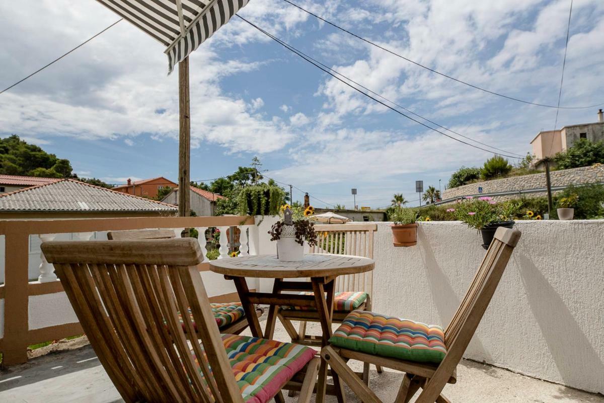 Apartman Jasmina Banjol Exterior photo
